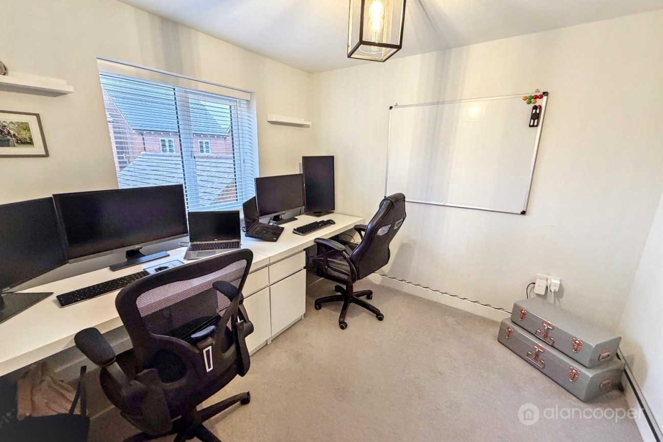 Gilliflower Way, Manor Fields, Nuneaton, CV11 6YY