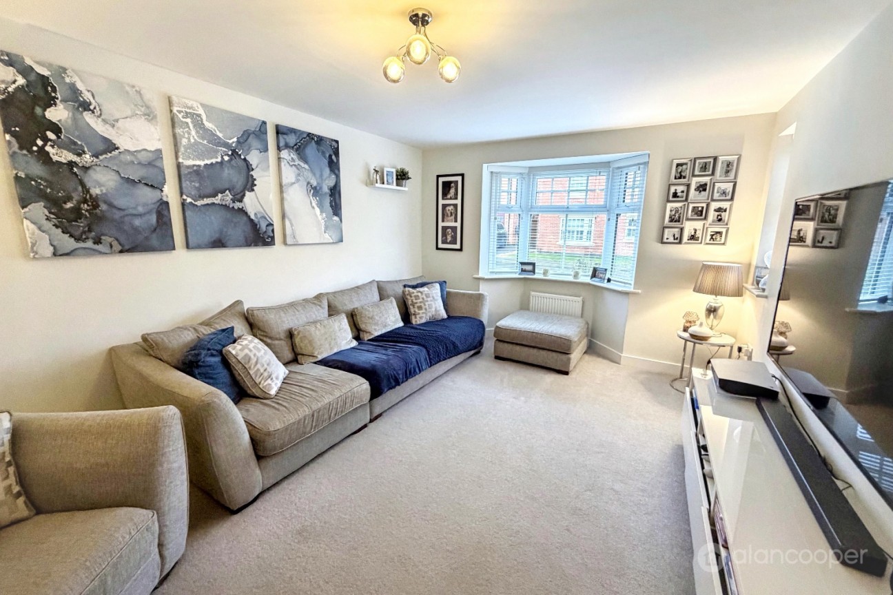 Gilliflower Way, Manor Fields, Nuneaton, CV11 6YY