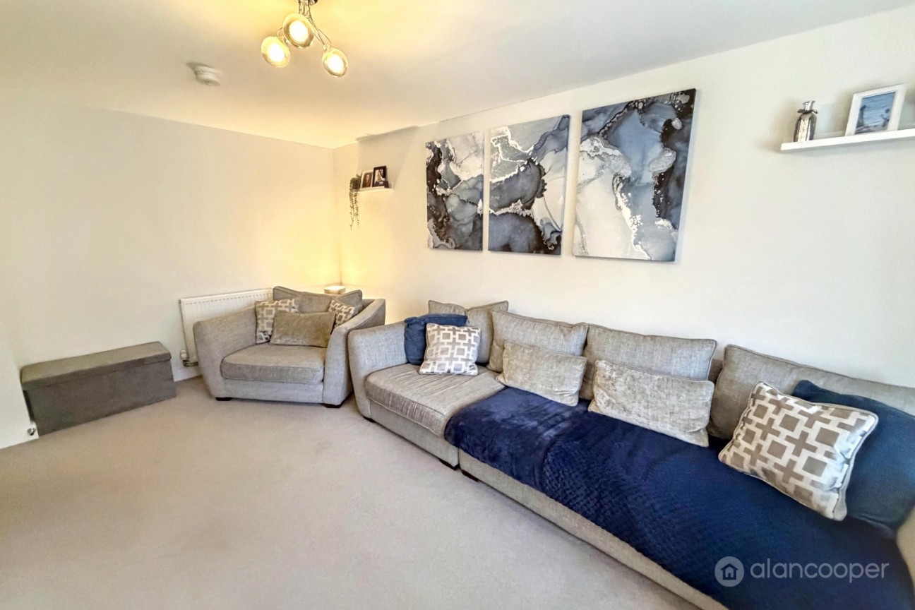 Gilliflower Way, Manor Fields, Nuneaton, CV11 6YY