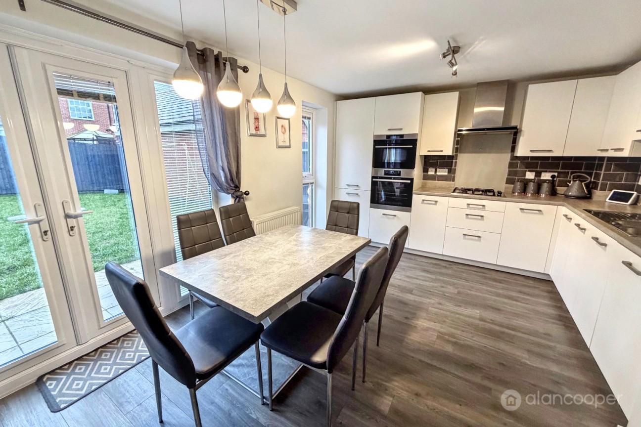 Gilliflower Way, Manor Fields, Nuneaton, CV11 6YY