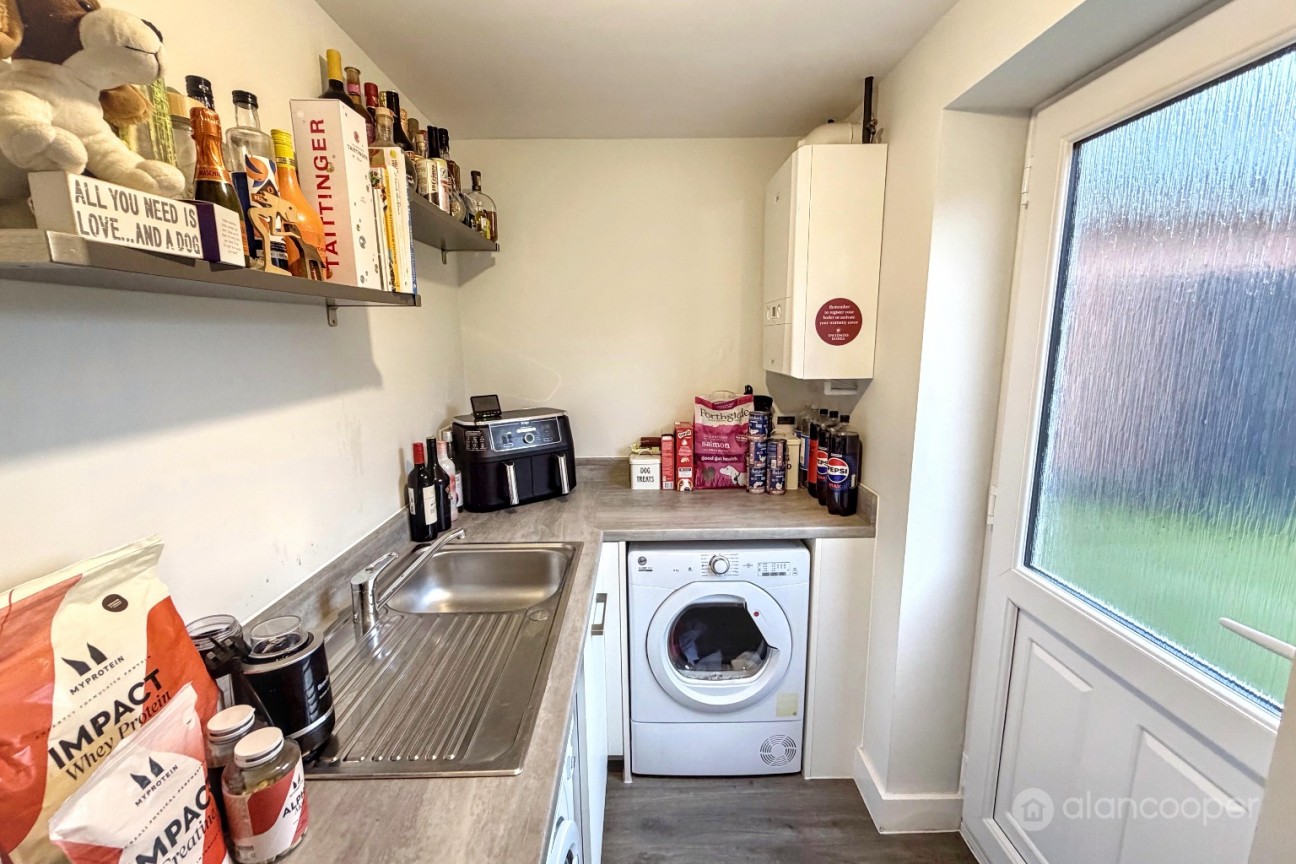 Gilliflower Way, Manor Fields, Nuneaton, CV11 6YY