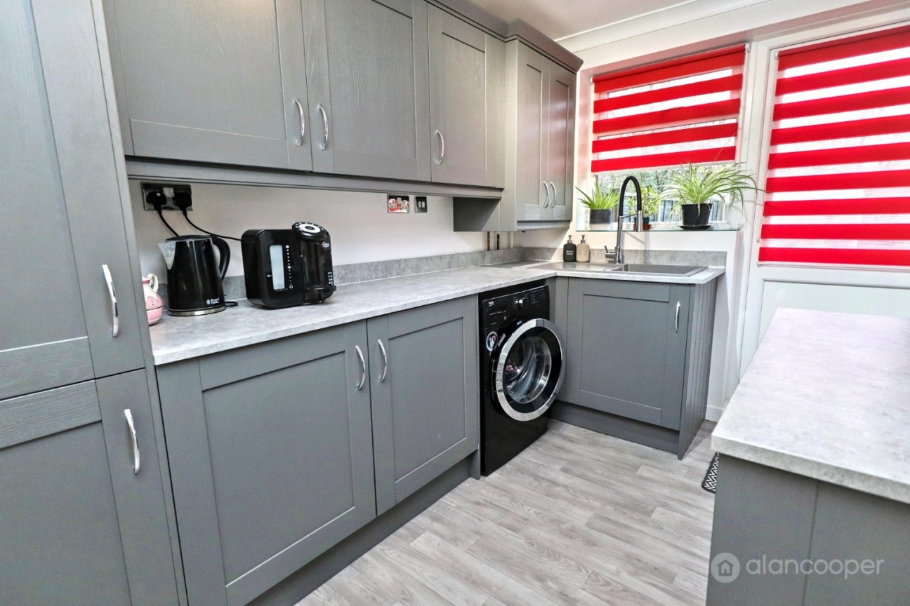 Launceston Drive, Horeston Grange, Nuneaton, CV11 6FT