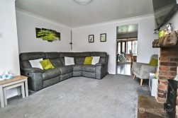 Launceston Drive, Horeston Grange, Nuneaton, CV11 6FT