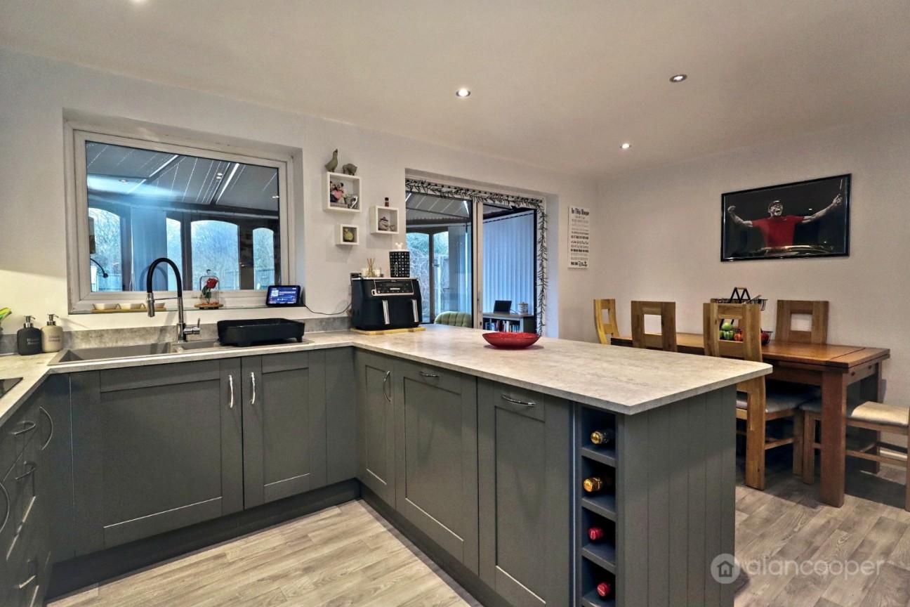 Launceston Drive, Horeston Grange, Nuneaton, CV11 6FT