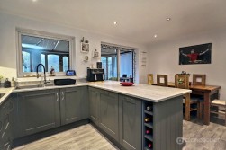 Launceston Drive, Horeston Grange, Nuneaton, CV11 6FT