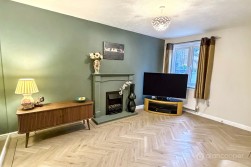 Upton Drive, Maple Park, Nuneaton, CV11 4GF