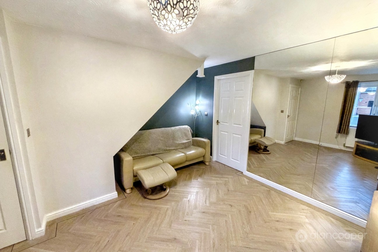 Upton Drive, Maple Park, Nuneaton, CV11 4GF