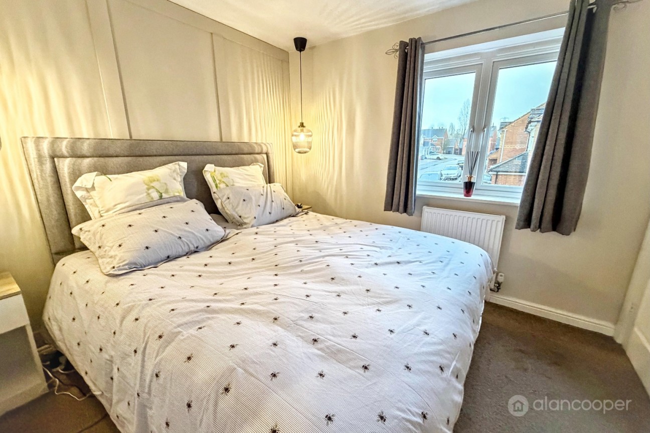 Upton Drive, Maple Park, Nuneaton, CV11 4GF