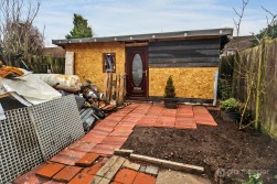 Cedar Road, Camp Hill, Nuneaton CV10 9DN