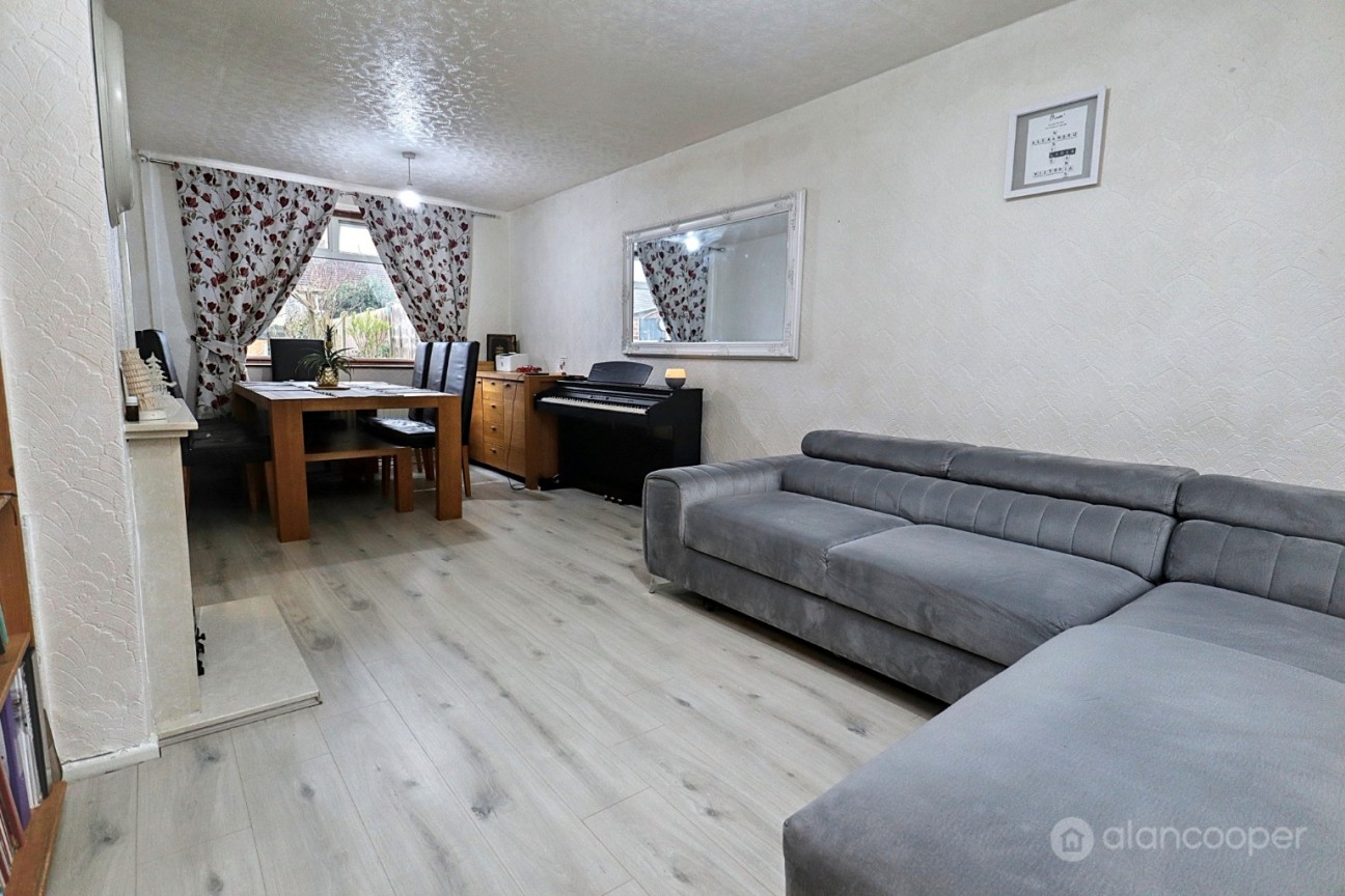 Cedar Road, Camp Hill, Nuneaton CV10 9DN