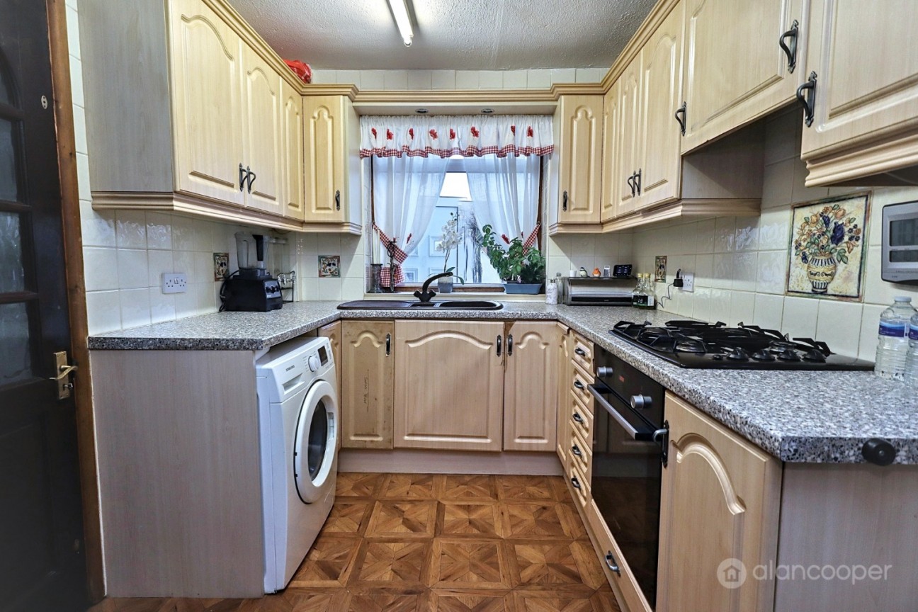 Cedar Road, Camp Hill, Nuneaton CV10 9DN