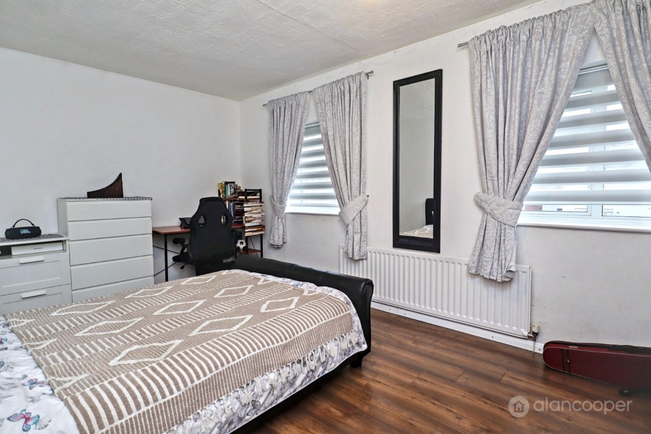 Cedar Road, Camp Hill, Nuneaton CV10 9DN