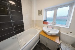 Cygnet Avenue, Penn's Croft, Nuneaton, CV10 7GP