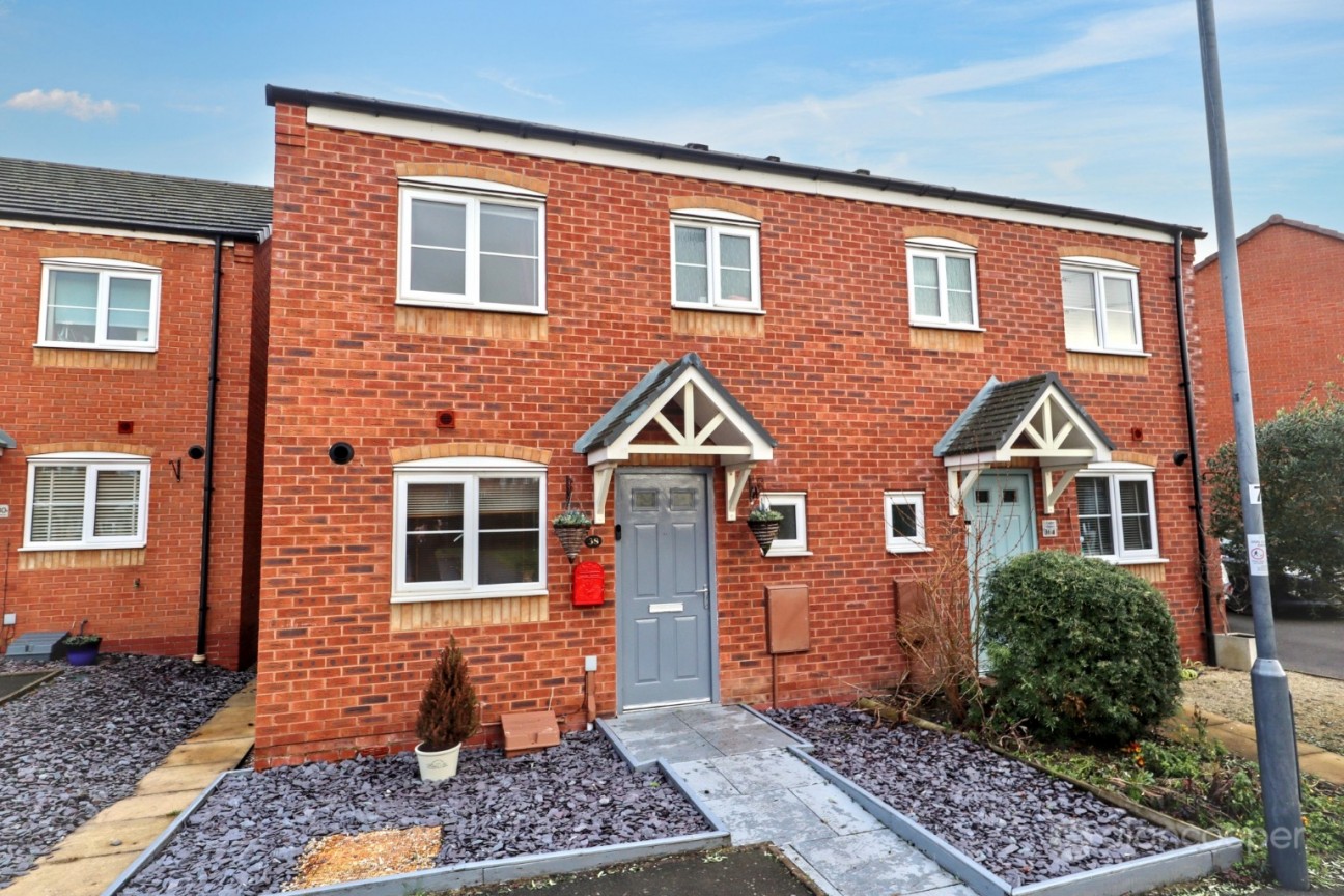 Cygnet Avenue, Penn's Croft, Nuneaton, CV10 7GP