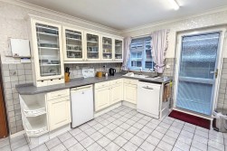Long Street, Bulkington, CV12 9JZ