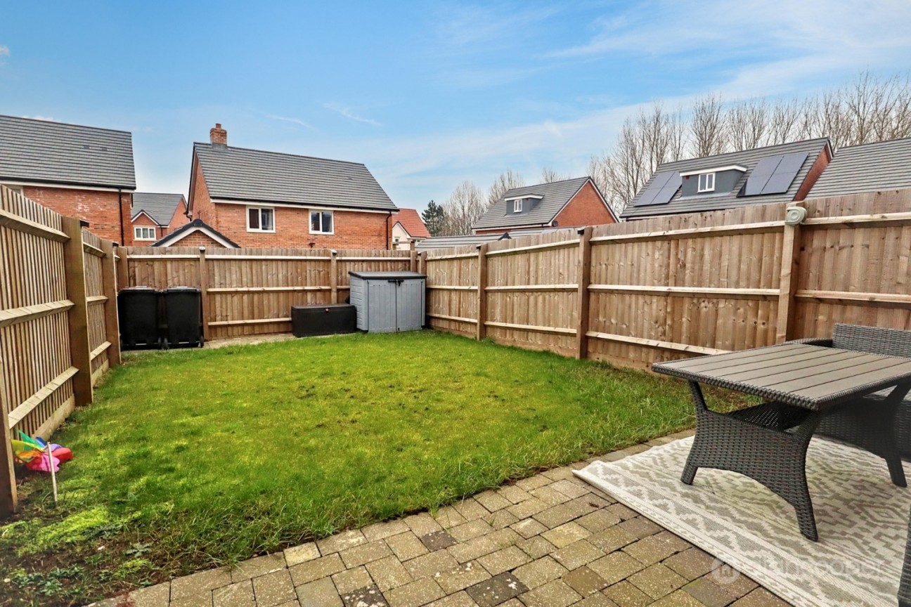 Armstrong Road, Nuneaton, CV11 8AG