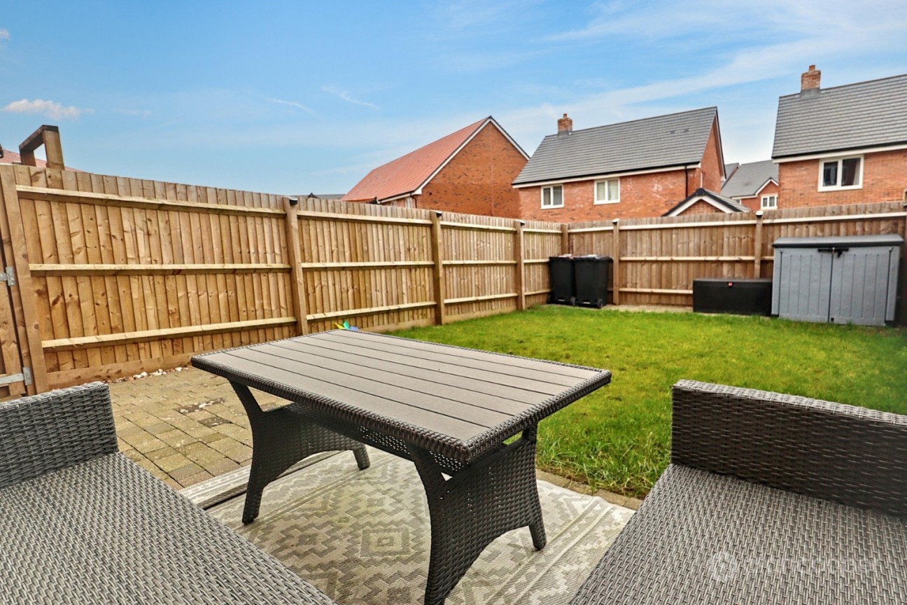 Armstrong Road, Nuneaton, CV11 8AG