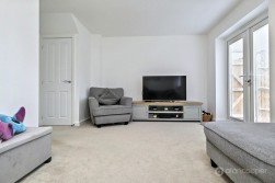 Armstrong Road, Nuneaton, CV11 8AG