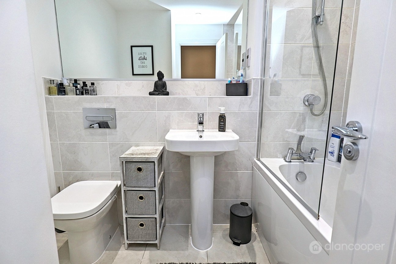 Midsummer Road, Royal Park, Nuneaton, CV11 6XH