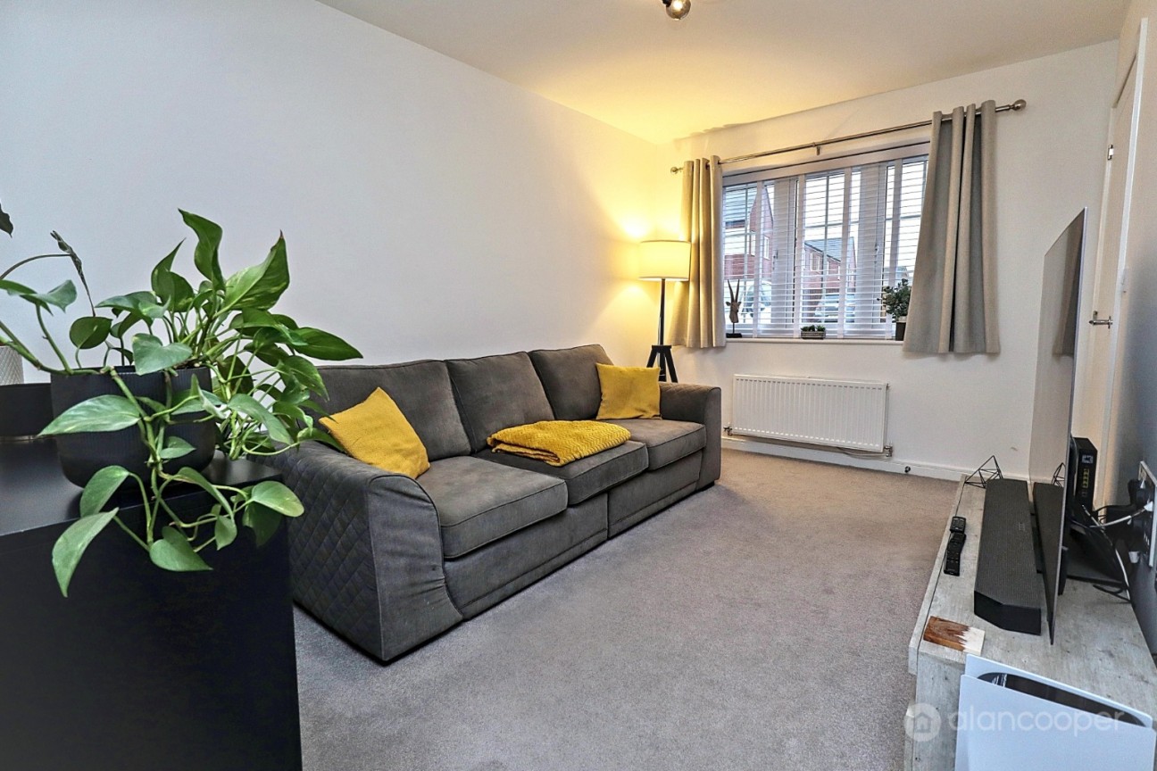 Midsummer Road, Royal Park, Nuneaton, CV11 6XH