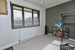 Columbia Gardens, Bedworth, CV12 9EF