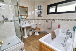 Columbia Gardens, Bedworth, CV12 9EF