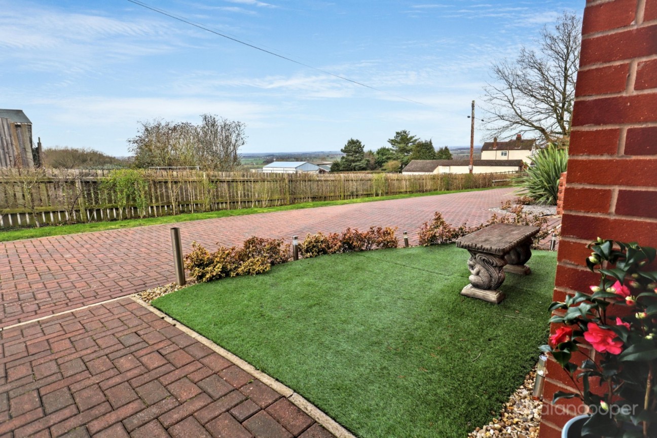 Springwood Gate, Nuneaton, CV10 0NT