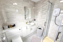 Axminster Close, Horeston Grange, Nuneaton, CV11 6YP