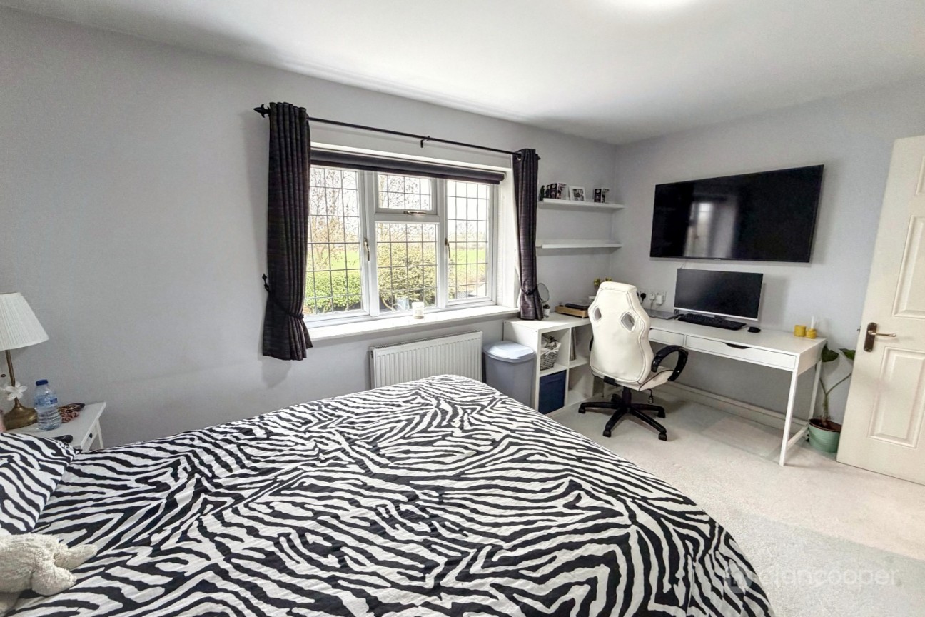 Axminster Close, Horeston Grange, Nuneaton, CV11 6YP