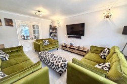 Axminster Close, Horeston Grange, Nuneaton, CV11 6YP