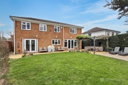 Axminster Close, Horeston Grange, Nuneaton, CV11 6YP