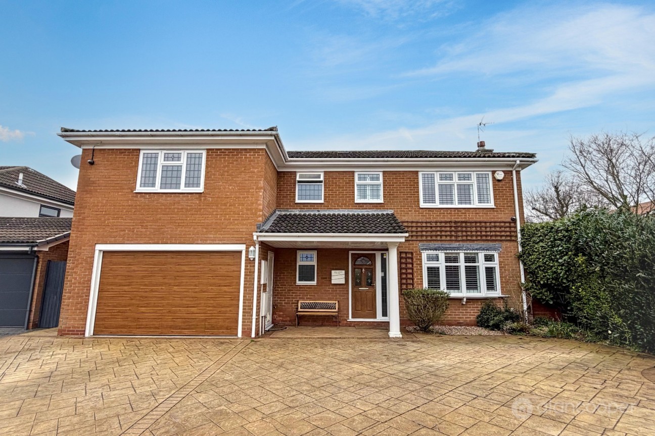 Axminster Close, Horeston Grange, Nuneaton, CV11 6YP