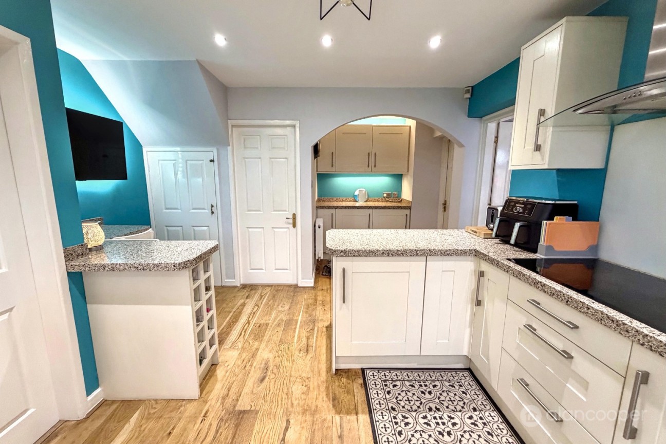 Axminster Close, Horeston Grange, Nuneaton, CV11 6YP