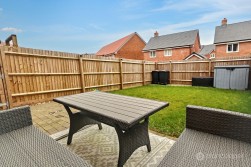 Armstrong Road, Nuneaton, Warwickshire, CV11 8AG