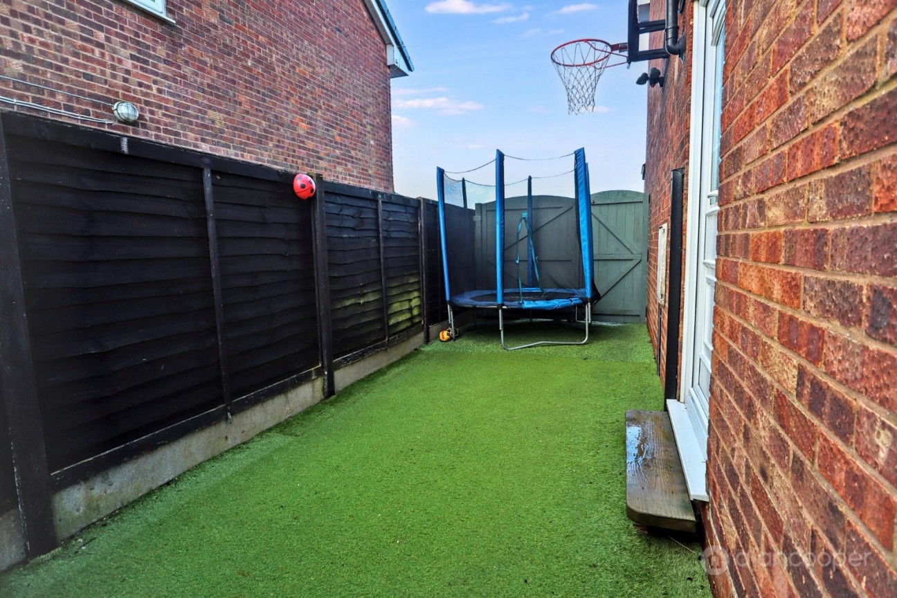 Nuthurst Crescent, Ansley, Nuneaton, CV10 9PJ