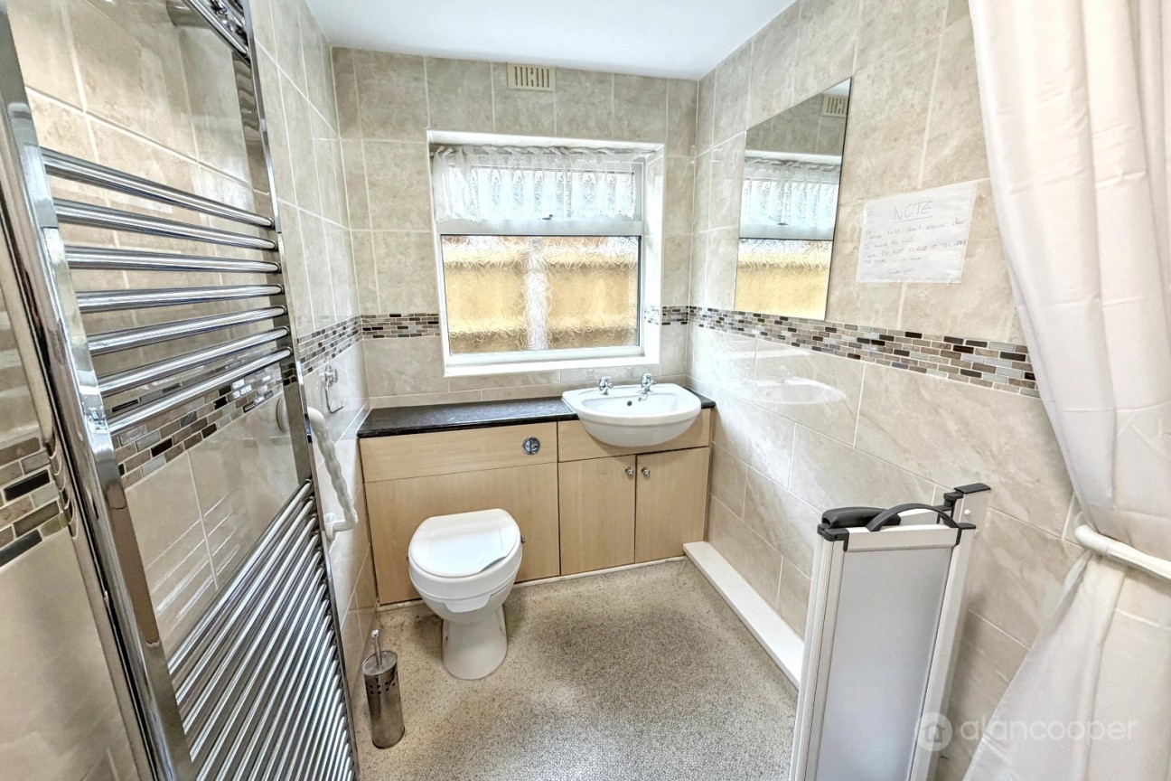 Ambleside Way, St Nicolas Park, Nuneaton, CV11 6AT