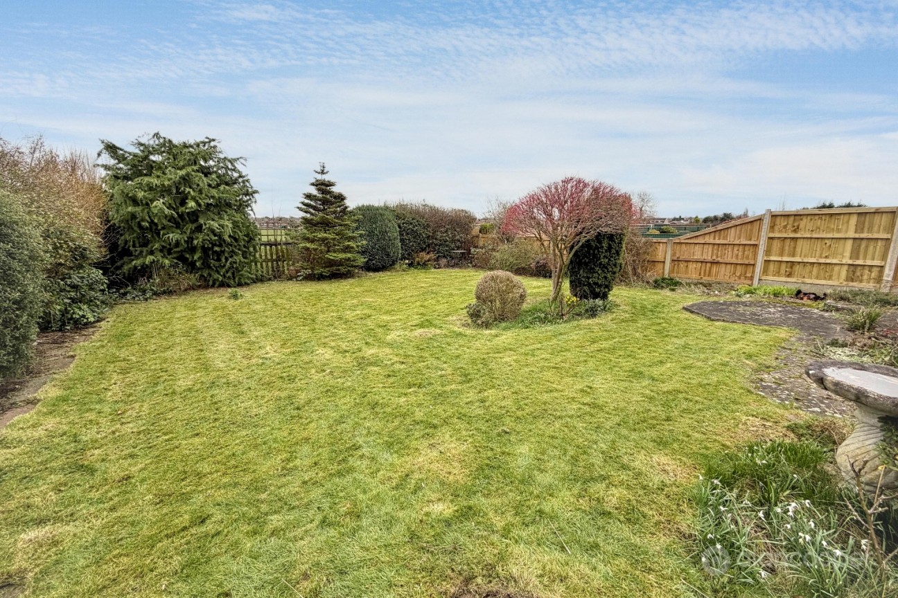 Ambleside Way, St Nicolas Park, Nuneaton, CV11 6AT