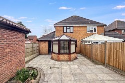 Melbourne Close, Maple Park, Nuneaton, CV11 4RX