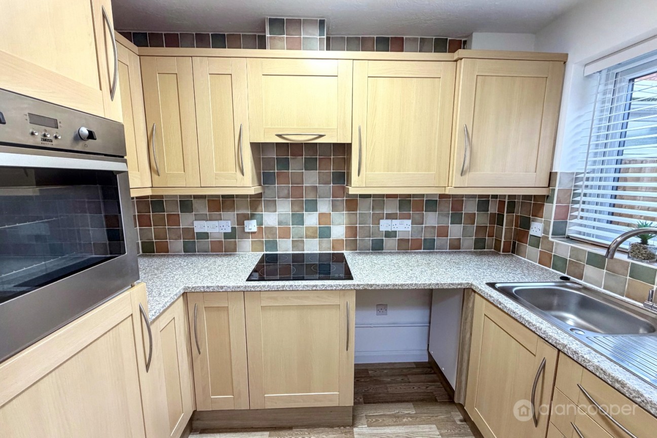 Melbourne Close, Maple Park, Nuneaton, CV11 4RX