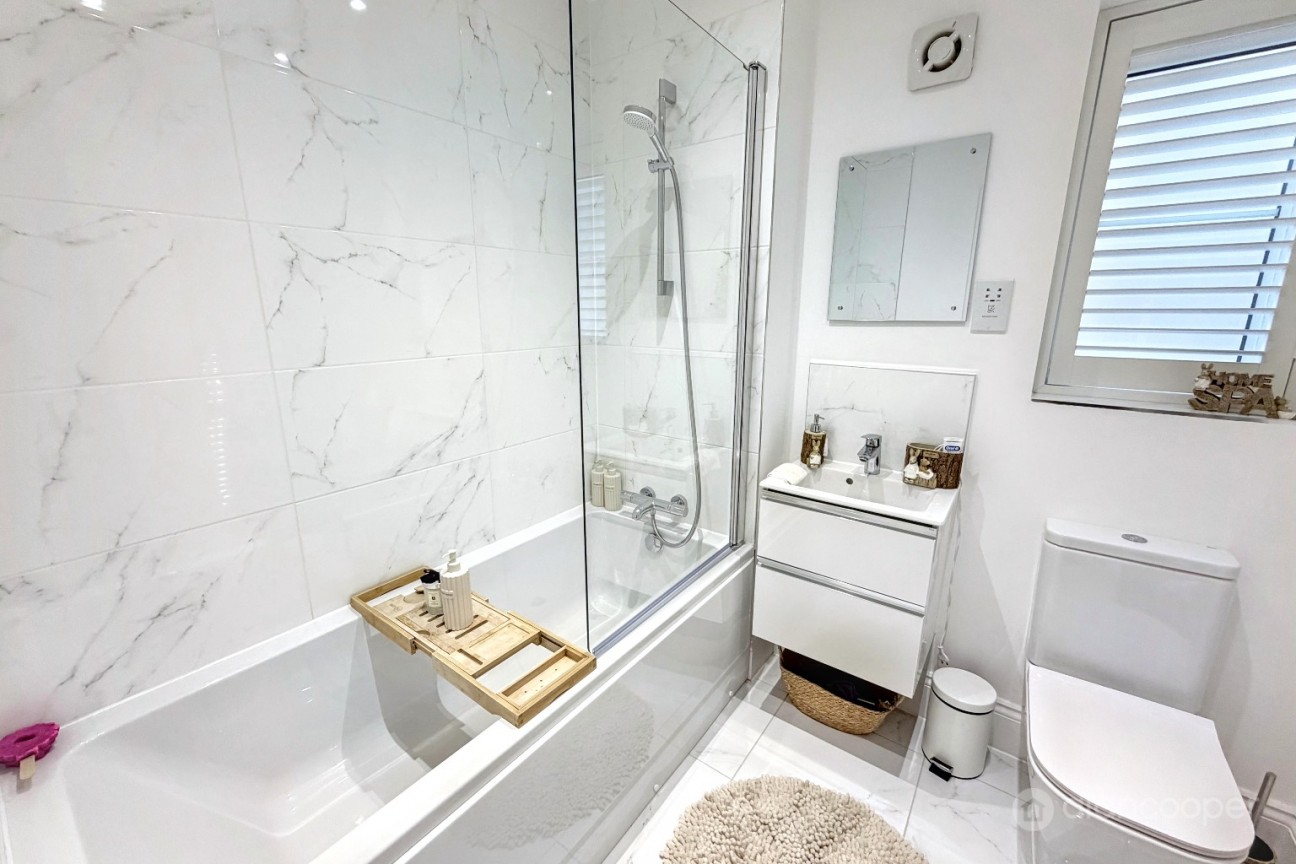 Roseway, Stoche Acre, Stoke Golding, CV13 6HQ