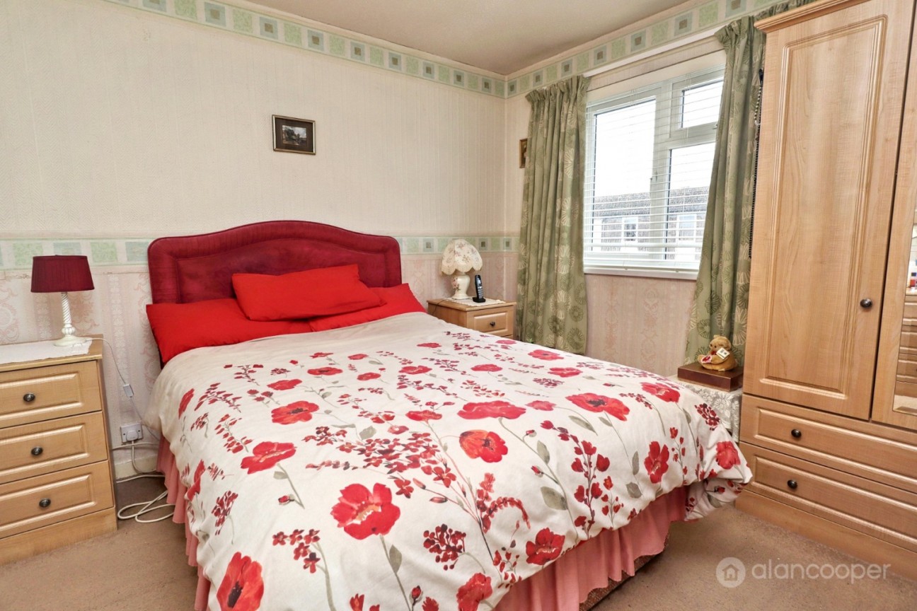 Robins Way, Nuneaton, Warwickshire, CV10 8PA