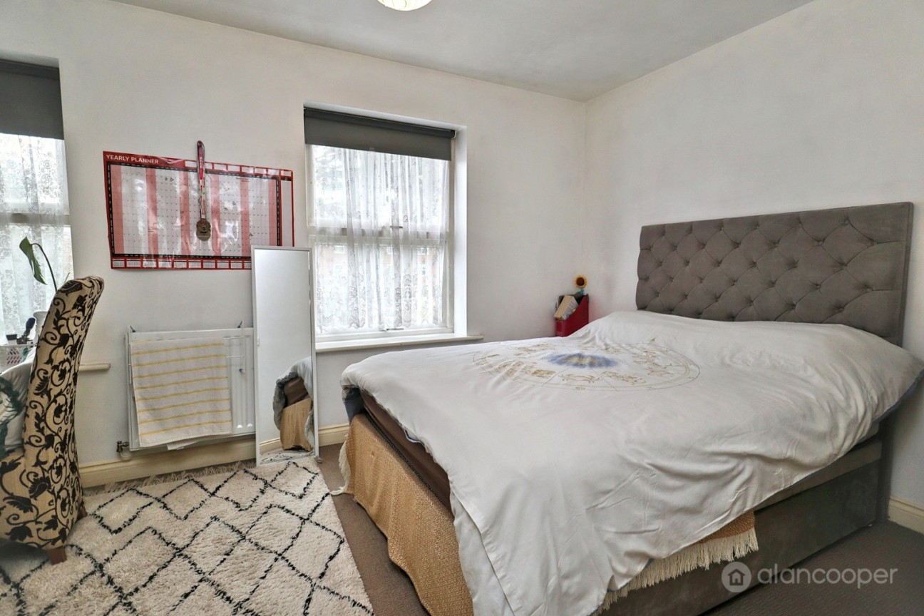 Hornbeam Close, Nuneaton, CV10 9FD