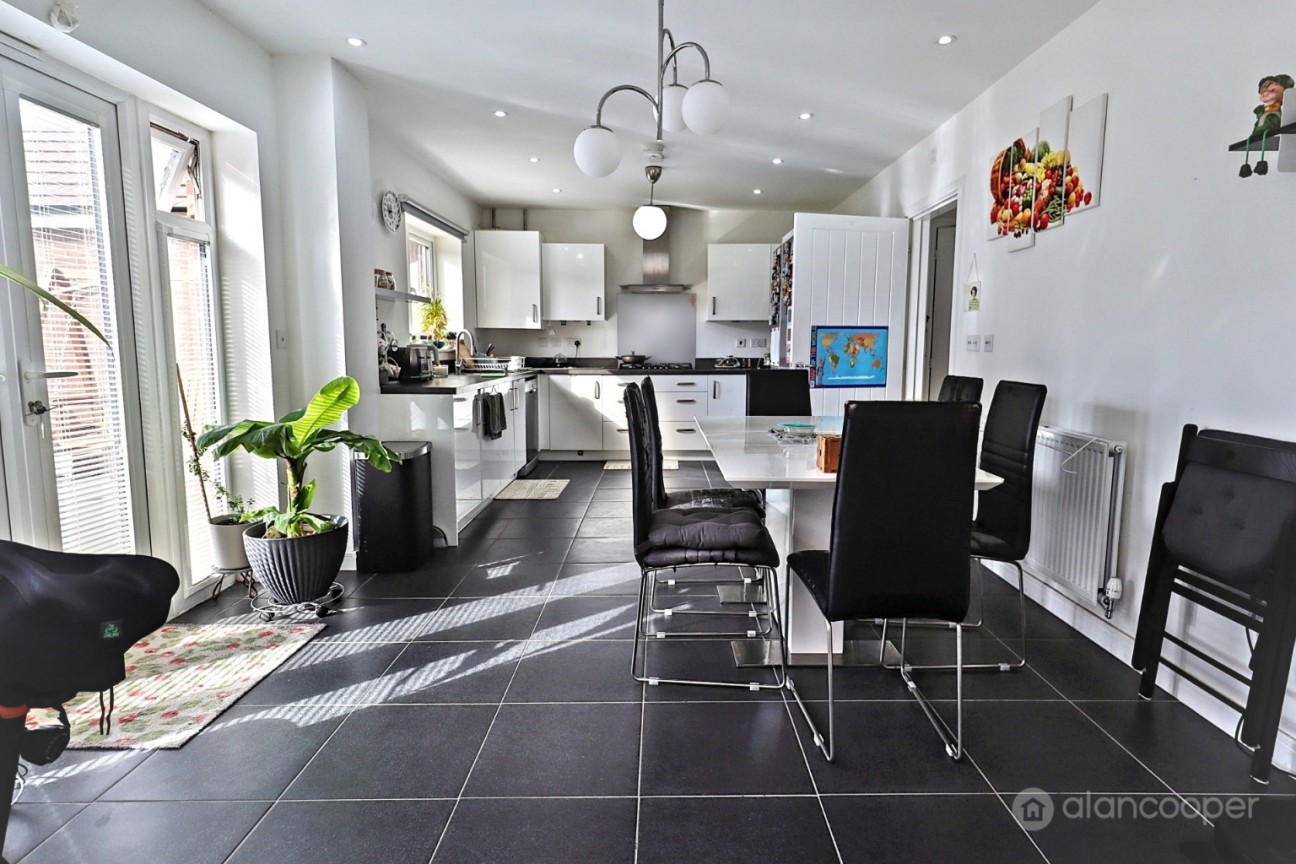 Windrower Close, Nuneaton, CV11 7AB