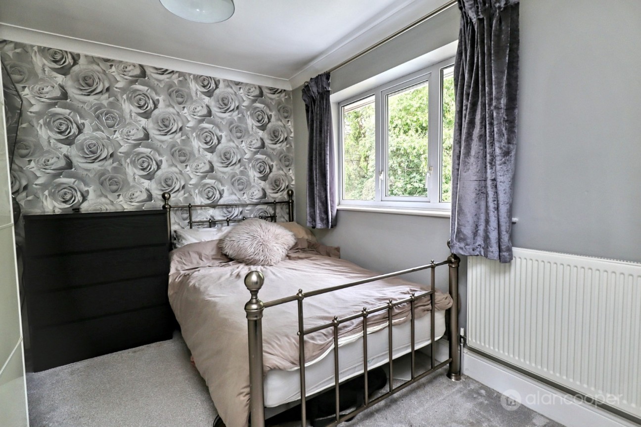 Kingsley Crescent, Bulkington, CV12 9PS