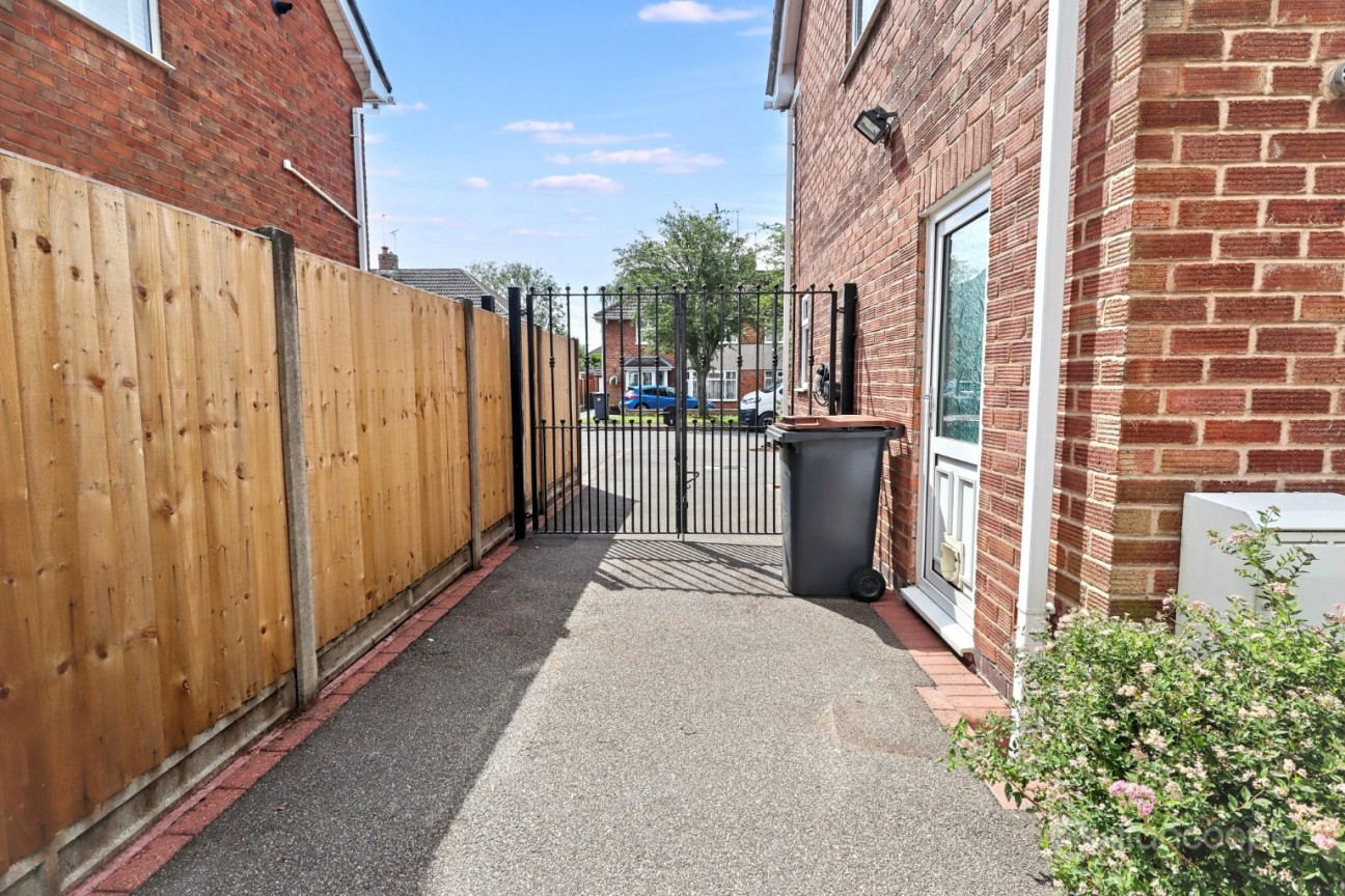 Kingsley Crescent, Bulkington, CV12 9PS