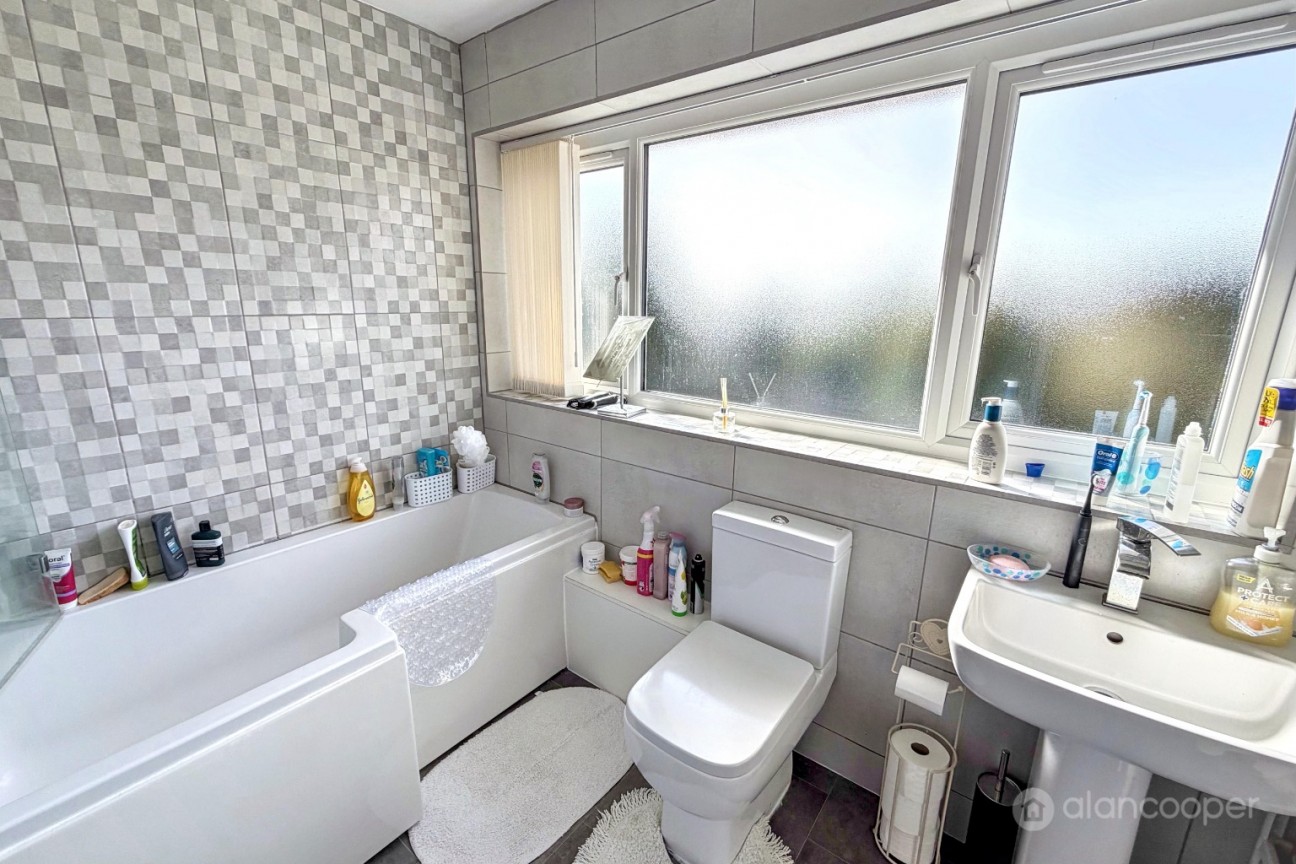 Hoarestone Avenue, Whitestone, Nuneaton, CV11 4TH