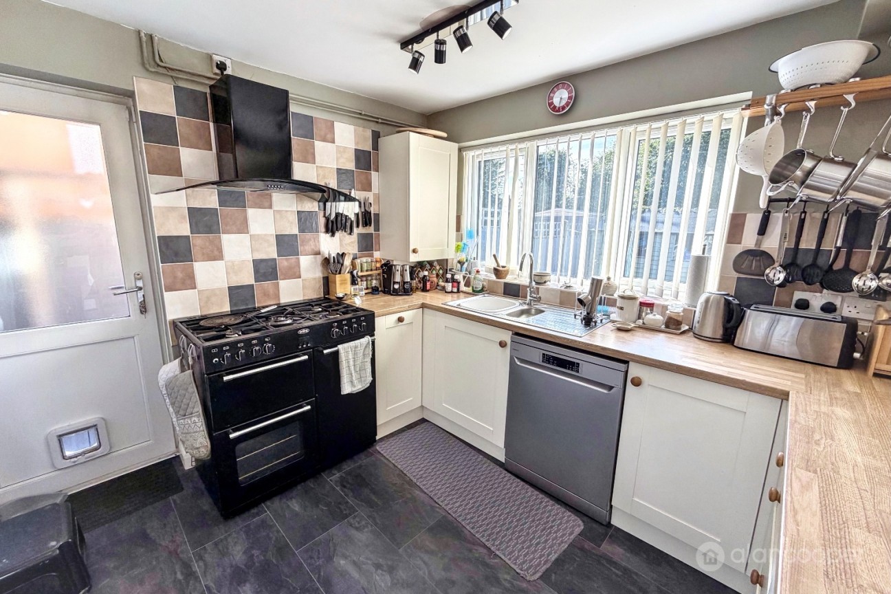 Hoarestone Avenue, Whitestone, Nuneaton, CV11 4TH