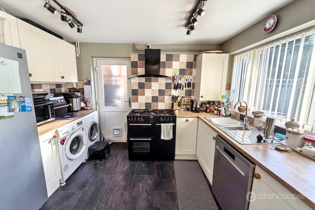 Hoarestone Avenue, Whitestone, Nuneaton, CV11 4TH