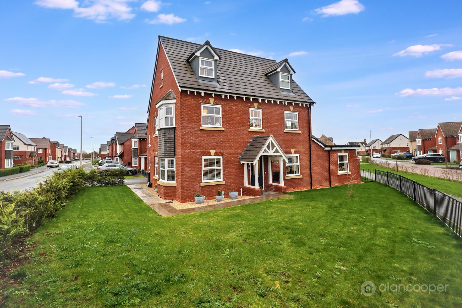 Millington Drive, Royal Park, Nuneaton, CV11 6WS