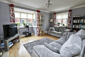 Upton Drive, MaplePark, Nuneaton, CV11 4GF